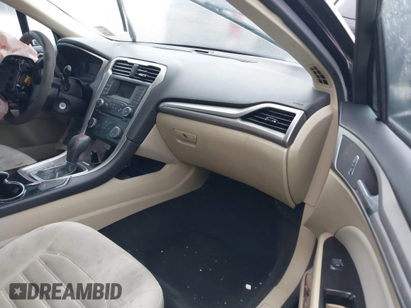 2014 Ford Fusion SE with VIN 3FA6P0HD7ER176134, listed as a IAAI auction lot 41854863 with 201,501 mi miles. Bid and sale history available at carsss.com. Image 5.