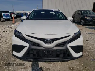 2023 Toyota Camry SE with VIN 4T1G11AKXPU837029, listed as a Copart auction lot 54522985 with 32,984 mi miles and Salvage Title. Bid and sale history available at DreamBid. Image 5.