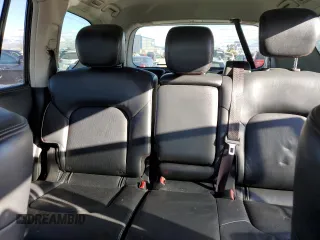 2018 Nissan Armada SL z VIN JN8AY2NC2J9556940, wystawiony jako Copart lot #85341904 z przebiegiem 133 725 mil mil oraz Szkoda całkowita • Salvage title. Historia ofert i sprzedaży dostępna na DreamBid. Obrazek 10.