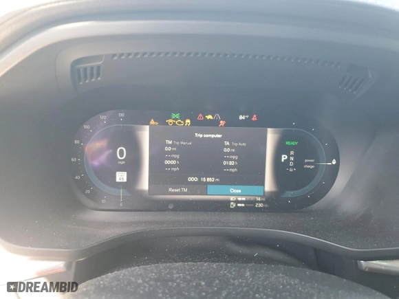 2022 Volvo XC60 Recharge Plug-In Hybrid R-Design with VIN YV4H60DM7N1058622, listed as a Copart auction lot 47814135 with 15,852 mi miles and Salvage Title. Bid and sale history available at carsss.com. Image 9.