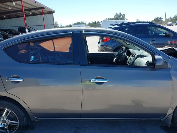 2014 Nissan Versa SV with VIN 3N1CN7AP0EL825097, listed as a IAAI auction lot 41734234 with 75,718 mi miles. Bid and sale history available at carsss.com. Image 13.