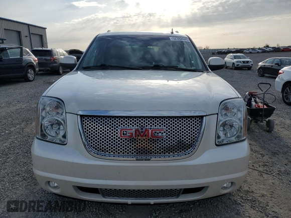 2013 GMC Yukon XL Denali with VIN 1GKS2MEF7DR184916, listed as a Copart auction lot 52392445 with 83,072 mi miles and Salvage Title. Bid and sale history available at DreamBid. Image 5.