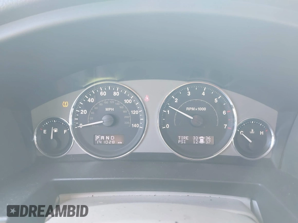 2008 Jeep Commander Overland with VIN 1J8HG68208C217008, listed as a IAAI auction lot 41754710 with 141,028 mi miles. Bid and sale history available at carsss.com. Image 7.