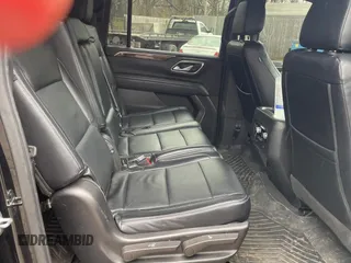 2022 GMC Yukon XL SLE with VIN 1GKS2FKD2NR318652, listed as a Copart auction lot 44574715 with 137,939 mi miles and Clean Title. Bid and sale history available at DreamBid. Image 6.