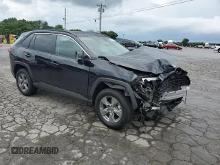 2022 Toyota RAV4 XLE with VIN 2T3W1RFV8NW222612, listed as a Copart auction lot 60675335 with 63,446 mi miles and Salvage title. Bid and sale history available at DreamBid. Image 4.