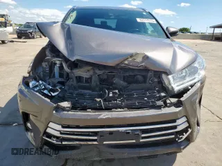 2018 Toyota Highlander Hybrid XLE with VIN 5TDJGRFH1JS045075, listed as a Copart auction lot 62717515 with 81,774 mi miles and Salvage title. Bid and sale history available at DreamBid. Image 5.