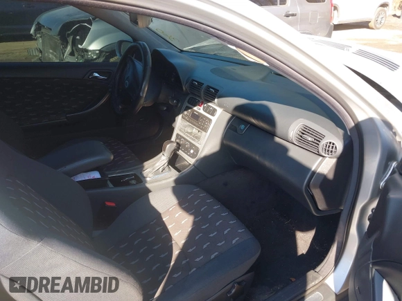 2003 Mercedes-Benz C 230 Kompressor с VIN WDBRN40J13A431498, выставлен на аукционе IAAI как лот 41441014 с пробегом Не указан миль и . История ставок и продаж доступна на DreamBid. Изображение 5.