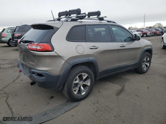 2017 Jeep Cherokee Trailhawk with VIN 1C4PJMBS9HW584747, listed as a Copart auction lot 46931635 with 87,438 mi miles and Salvage Title. Bid and sale history available at carsss.com. Image 3.