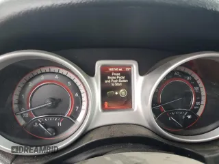 2019 Dodge Journey SE z VIN 3C4PDCBB1KT798081, wystawiony jako Copart lot #58491395 z przebiegiem 102 740 mil mil oraz Szkoda całkowita • Salvage title. Historia ofert i sprzedaży dostępna na DreamBid. Obrazek 9.