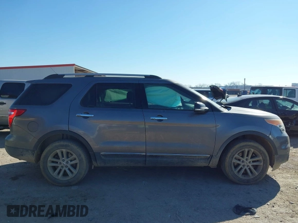 2013 Ford Explorer XLT with VIN 1FM5K7D80DGB26232, listed as a IAAI auction lot 41647847 with 215,822 mi miles. Bid and sale history available at carsss.com. Image 13.