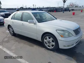 2004 Lexus LS 430 with VIN JTHBN36F140165275, listed as a IAAI auction lot 42182212 with 246,908 mi miles and . Bid and sale history available at carsss.com. Image 1.