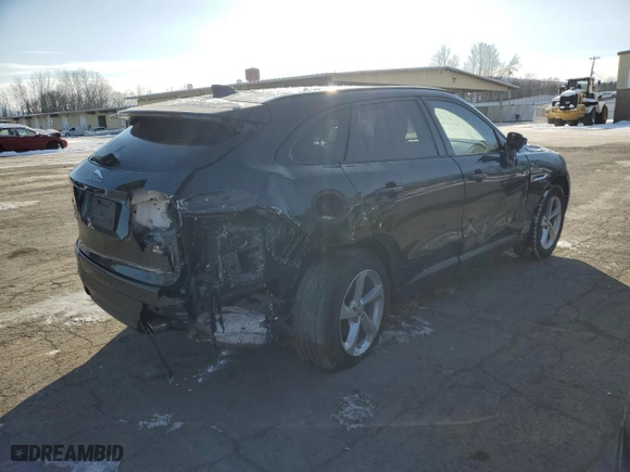 2018 Jaguar F-PACE 30t Premium with VIN SADCJ2GX8JA291369, listed as a Copart auction lot 89354235 with 31,789 mi miles and Salvage Title. Bid and sale history available at carsss.com. Image 3.