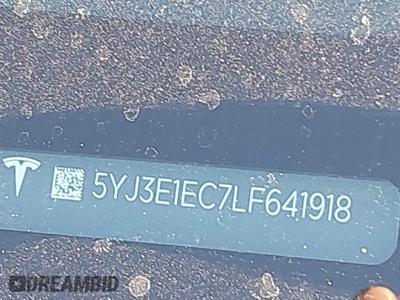 2020 Tesla Model 3 Performance z VIN 5YJ3E1EC7LF641918, wystawiony jako IAAI lot #41984261 z przebiegiem 50 202 mil mil oraz . Historia ofert i sprzedaży dostępna na DreamBid. Obrazek 20.