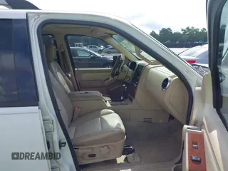 2006 Ford Explorer Eddie Bauer z VIN 1FMEU64E76UA20438, wystawiony jako IAAI lot #42447279 z przebiegiem 215 858 mil mil oraz . Historia ofert i sprzedaży dostępna na DreamBid. Obrazek 5.