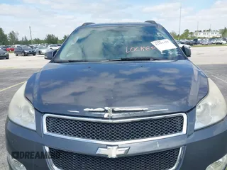 2012 Chevrolet Traverse 1LT z VIN 1GNKVGED1CJ337359, wystawiony jako IAAI lot #42101429 z przebiegiem 196 445 mil mil oraz . Historia ofert i sprzedaży dostępna na DreamBid. Obrazek 10.