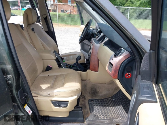 2005 Land Rover LR3 HSE with VIN SALAG25465A341887, listed as a IAAI auction lot 42641947 with 150,200 mi miles and . Bid and sale history available at DreamBid. Image 5.