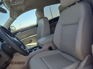 2023 Volkswagen Atlas SE z VIN 1V2HR2CA4PC526289, wystawiony jako IAAI lot #42734426 z przebiegiem 46 454 mil mil oraz . Historia ofert i sprzedaży dostępna na DreamBid. Obrazek 7.