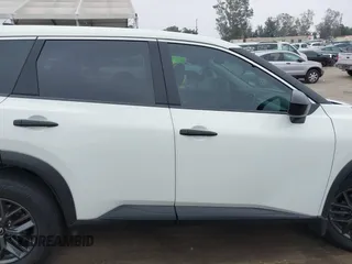 2023 Nissan Rogue S z VIN 5N1BT3AA1PC882132, wystawiony jako IAAI lot #42153341 z przebiegiem 29 164 mil mil oraz . Historia ofert i sprzedaży dostępna na DreamBid. Obrazek 14.