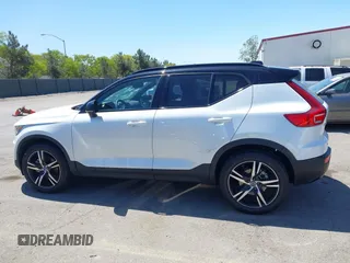 2022 Volvo XC40 R-Design with VIN YV4162UM1N2739706, listed as a IAAI auction lot 42193001 with 15,579 mi miles and . Bid and sale history available at DreamBid. Image 15.