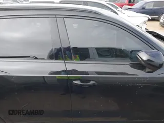 2024 Audi Q3 S line Premium Plus z VIN WA1EECF37R1154359, wystawiony jako IAAI lot #41617551 z przebiegiem 8377 mil mil oraz . Historia ofert i sprzedaży dostępna na DreamBid. Obrazek 14.