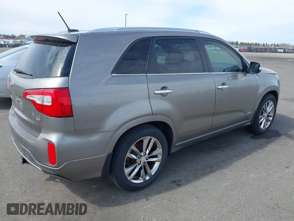2014 Kia Sorento SX with VIN 5XYKWDA75EG453820, listed as a IAAI auction lot 41883759 with 192,137 mi miles. Bid and sale history available at carsss.com. Image 4.