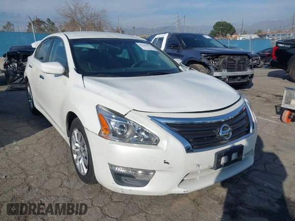 2014 Nissan Altima S with VIN 1N4AL3AP3EN355348, listed as a IAAI auction lot 41596162 with 131,291 mi miles and . Bid and sale history available at carsss.com. Image 1.