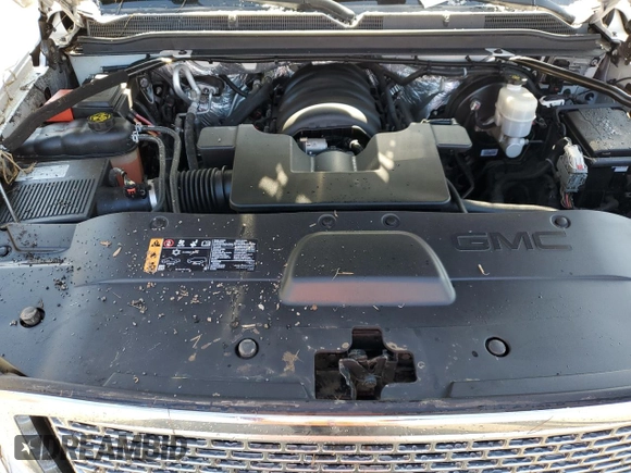 2017 GMC Yukon XL Denali with VIN 1GKS2HKJ5HR139365, listed as a Copart auction lot 52140725 with 135,079 mi miles and Salvage Title. Bid and sale history available at carsss.com. Image 13.