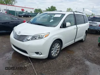 2015 Toyota Sienna XLE with VIN 5TDYK3DC3FS529256, listed as a IAAI auction lot 42172570 with 163,725 mi miles and . Bid and sale history available at carsss.com. Image 16.