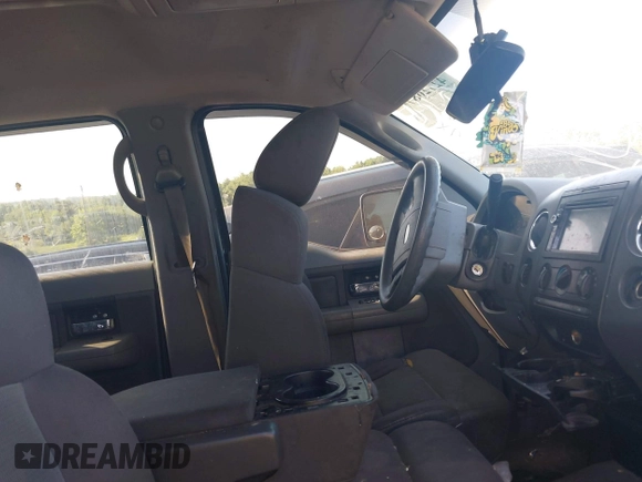 2004 Ford F-150 XLT with VIN 1FTRW14W54KC03745, listed as a IAAI auction lot 42726871 with 267,390 mi miles and . Bid and sale history available at DreamBid. Image 5.