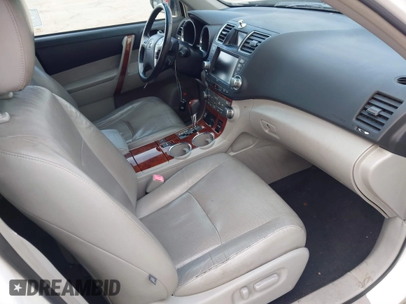 2011 Toyota Highlander Limited with VIN JTEDC3EHXB2002186, listed as a IAAI auction lot 41645915 with 367,650 mi miles and . Bid and sale history available at DreamBid. Image 5.