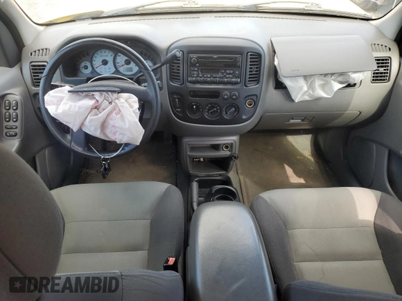 2003 Ford Escape XLS Popular with VIN 1FMYU92193KA49798, listed as a Copart auction lot 59922804 with 187,032 mi miles and Non Repairable. Bid and sale history available at carsss.com. Image 8.