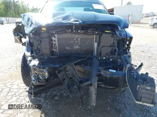 2018 Ram 1500 Express z VIN 1C6RR7FG2JS331802, wystawiony jako IAAI lot #41985617 z przebiegiem 68 483 mil mil oraz . Historia ofert i sprzedaży dostępna na DreamBid. Obrazek 6.