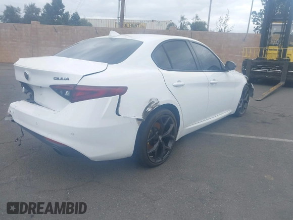 2019 Alfa Romeo Giulia z VIN ZARFAMAN5K7622490, wystawiony jako IAAI lot #41403496 z przebiegiem Nie podano mil oraz . Historia ofert i sprzedaży dostępna na DreamBid. Obrazek 4.