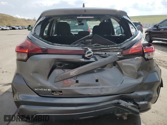 2022 Nissan Kicks S z VIN 3N1CP5BV6NL483232, wystawiony jako Copart lot #54557355 z przebiegiem 31 731 mil mil oraz Szkoda całkowita • Salvage title. Historia ofert i sprzedaży dostępna na DreamBid. Obrazek 6.