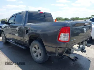 2019 Ram 1500 Big Horn z VIN 1C6RREFT3KN543755, wystawiony jako IAAI lot #42040871 z przebiegiem 135 614 mil mil oraz . Historia ofert i sprzedaży dostępna na DreamBid. Obrazek 3.