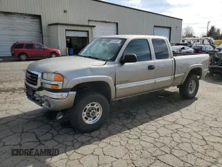 2003 GMC Sierra 2500HD SLE z VIN 1GTHK29U93E125410, wystawiony jako Copart lot #46934625 z przebiegiem 199 980 mil mil oraz Szkoda całkowita • Salvage title. Historia ofert i sprzedaży dostępna na DreamBid. Obrazek 1.