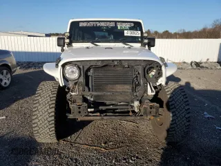2018 Jeep Wrangler JK Unlimited Sahara with VIN 1C4BJWEG9JL937671, listed as a Copart auction lot 41369625 with 89,271 mi miles and Salvage Title. Bid and sale history available at carsss.com. Image 5.