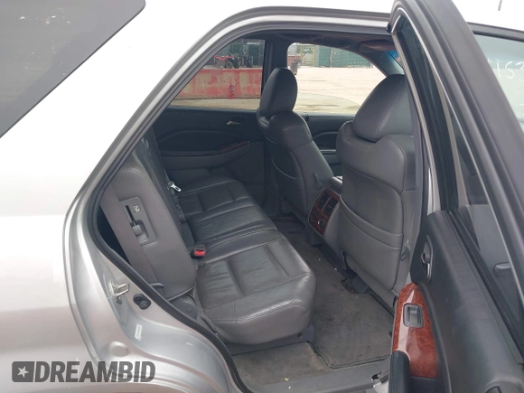 2005 Acura MDX with VIN 2HNYD18225H535783, listed as a IAAI auction lot 41538976 with 192,695 mi miles. Bid and sale history available at carsss.com. Image 8.