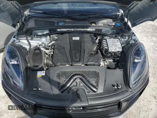 2023 Porsche Macan GTS z VIN WP1AF2A53PLB56470, wystawiony jako Copart lot #76620874 z przebiegiem Nie podano mil oraz Nie do naprawy • Non repairable. Historia ofert i sprzedaży dostępna na DreamBid. Obrazek 11.