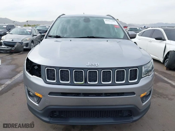 2019 Jeep Compass Latitude with VIN 3C4NJCBB1KT614788, listed as a IAAI auction lot 41912340 with 113,474 mi miles. Bid and sale history available at carsss.com. Image 13.