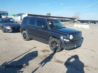 2014 Jeep Patriot Sport with VIN 1C4NJPBA3ED887384, listed as a IAAI auction lot 41607068 with 263,528 mi miles. Bid and sale history available at carsss.com. Image 1.