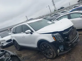 2024 Kia Telluride LX z VIN 5XYP24GC1RG411138, wystawiony jako IAAI lot #42144580 z przebiegiem Nie podano mil oraz . Historia ofert i sprzedaży dostępna na DreamBid. Obrazek 13.