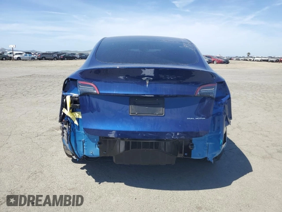 2024 Tesla Model Y Long Range z VIN 7SAYGAEE3RF034699, wystawiony jako Copart lot #54523815 z przebiegiem 9 764 mil mil oraz Szkoda całkowita • Salvage title. Historia ofert i sprzedaży dostępna na DreamBid. Obrazek 6.