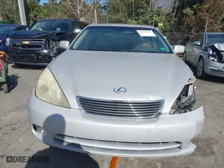 2005 Lexus ES 330 with VIN JTHBA30G555100804, listed as a IAAI auction lot 41595677 with 259,404 mi miles. Bid and sale history available at carsss.com. Image 12.