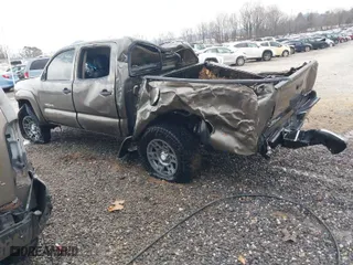 2011 Toyota Tacoma with VIN 3TMLU4EN0BM074810, listed as a IAAI auction lot 40629567 with 1 mi miles. Bid and sale history available at carsss.com. Image 3.