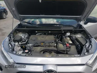2023 Toyota RAV4 LE z VIN JTMF1RFVXPD101693, wystawiony jako Copart lot #55443945 z przebiegiem 33 878 mil mil oraz Szkoda całkowita • Salvage title. Historia ofert i sprzedaży dostępna na DreamBid. Obrazek 12.