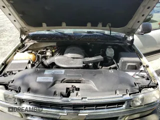 2005 Chevrolet Tahoe LS with VIN 1GNEC13V55R149699, listed as a Copart auction lot 56074485 with 121,039 mi miles and Clean Title. Bid and sale history available at DreamBid. Image 12.