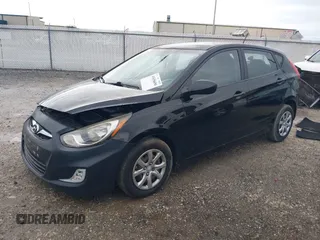 2013 Hyundai Accent GS z VIN KMHCT5AE7DU096831, wystawiony jako IAAI lot #41656690 z przebiegiem 91 442 mil mil oraz . Historia ofert i sprzedaży dostępna na DreamBid. Obrazek 17.