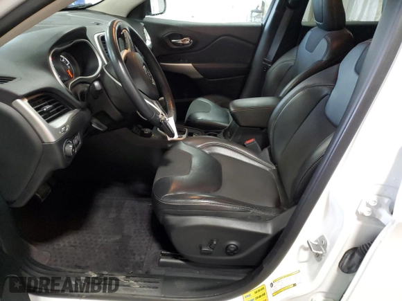2018 Jeep Cherokee Latitude Plus z VIN 1C4PJMLX0JD614021, wystawiony jako Copart lot #63595625 z przebiegiem 39 488 mil mil oraz Szkoda całkowita • Salvage title. Historia ofert i sprzedaży dostępna na DreamBid. Obrazek 7.