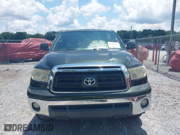 2010 Toyota Tundra z VIN 5TFRM5F19AX001732, wystawiony jako IAAI lot #42397135 z przebiegiem 191 780 mil mil oraz . Historia ofert i sprzedaży dostępna na DreamBid. Obrazek 12.